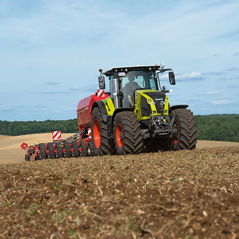 AXION 800 Stage V