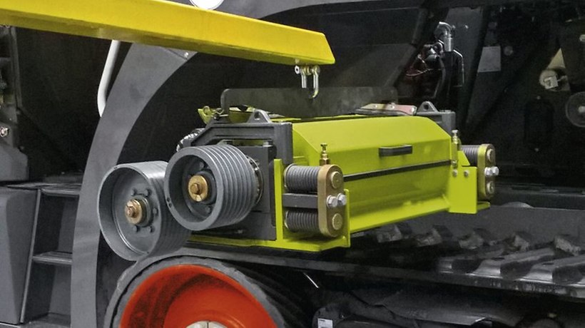 Einfacher Corncrackerausbau über dem Laufwerk - JAGUAR 900 HRC